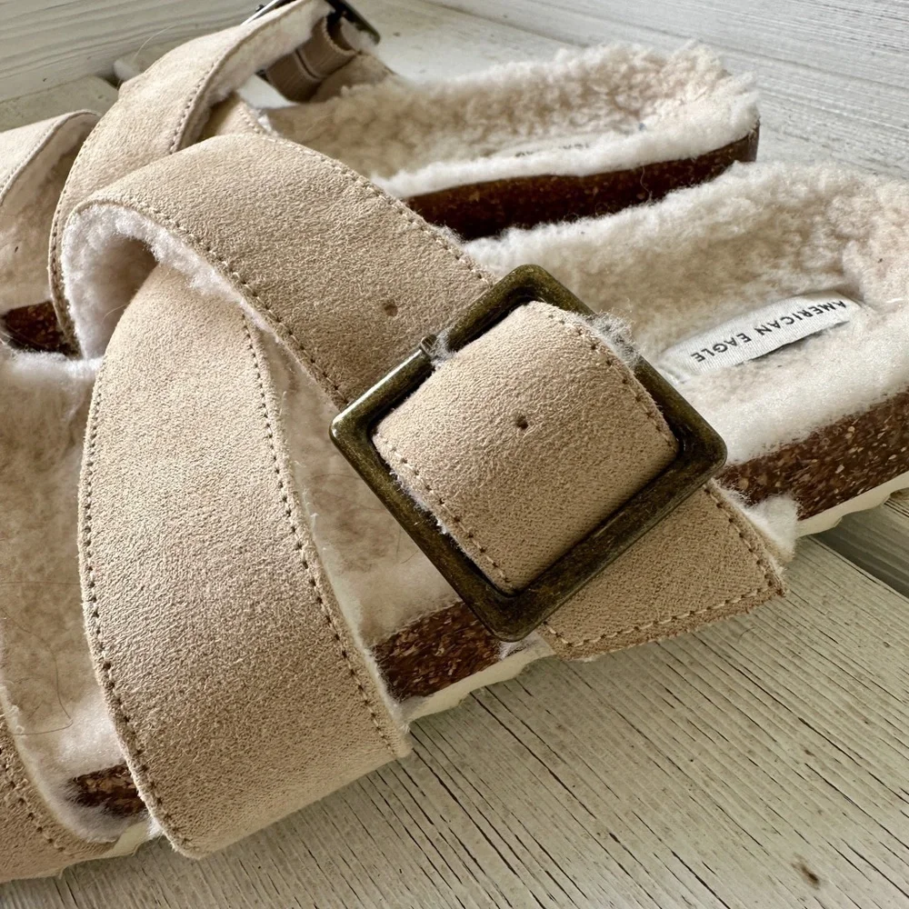 AMERICAN EAGLE, BIRKENSTOCK, SHEARLING SANDAL. NO SIZE. 10” X 3 3/4”